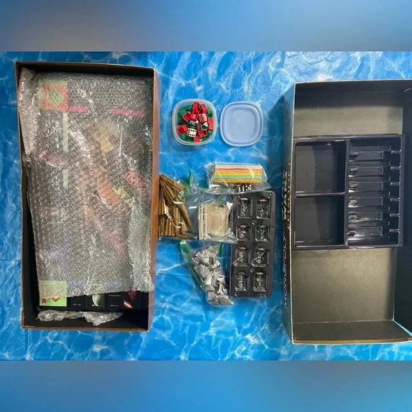 Star Wars - Episode 1 - Monopoly Collector's Edition 3-D Board Game 1999 🎲🎲 - Picture 2 of 16